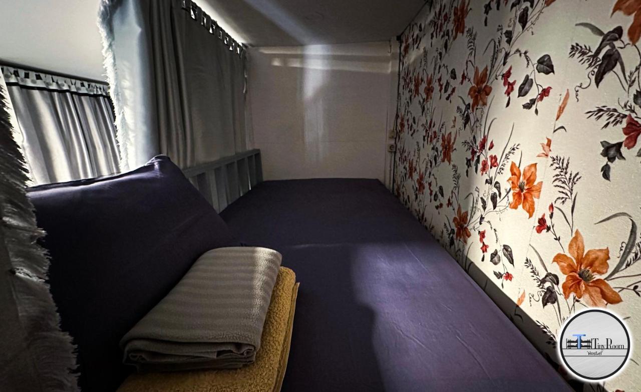 Tiny Room Hostel Toyapakeh Eksteriør billede
